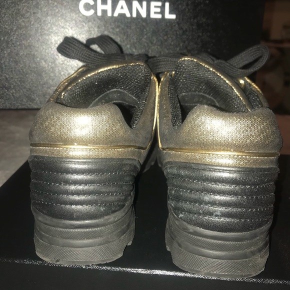 Chanel black and gold sneaker - Picture 4 of 5